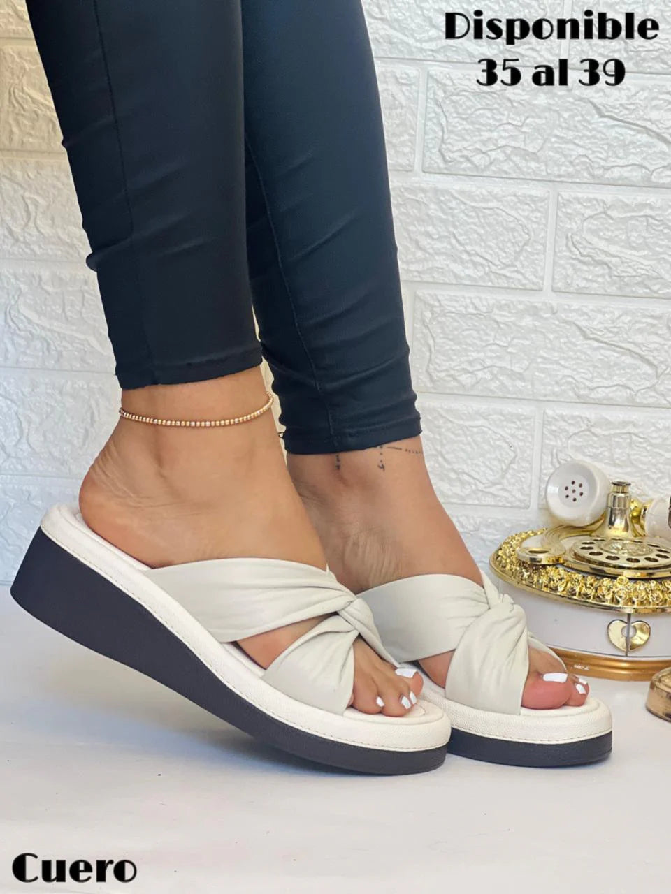 SANDALIA ADRIANA EN CUERO